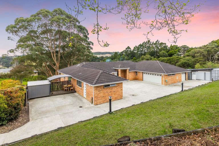 Photo of property in 158 Judge Richardson Drive, Opaheke, Papakura, 2584