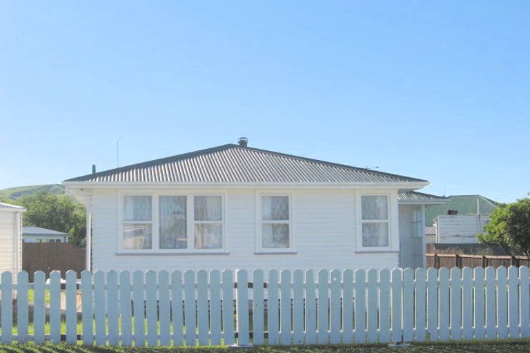 Photo of property in 1 Tui Street, Outer Kaiti, Gisborne, 4010