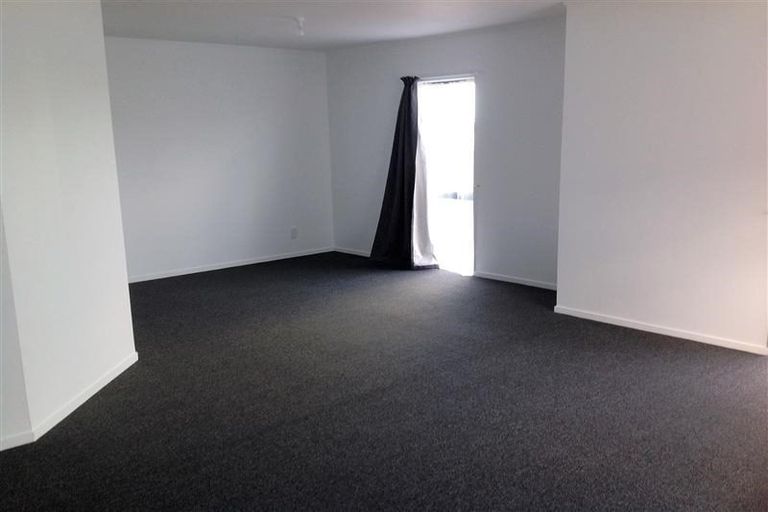 Photo of property in 4/25 Solveig Place, Randwick Park, Auckland, 2105