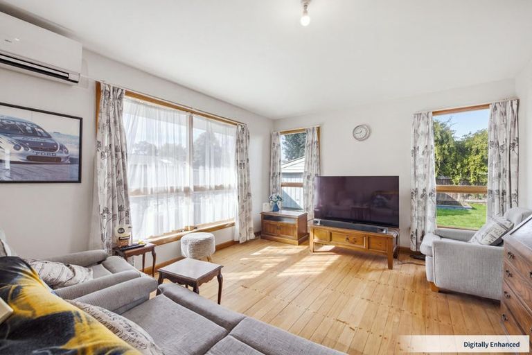 Photo of property in 2/102 Wainoni Road, Avondale, Christchurch, 8061