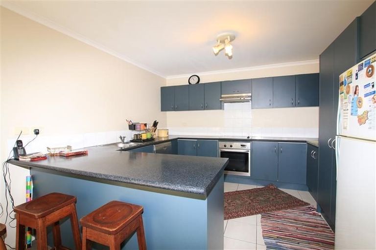 Photo of property in 15 Toledo Avenue, Henderson, Auckland, 0612