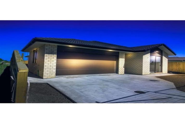 Photo of property in 37 Black Beech Crescent, Takanini, 2110