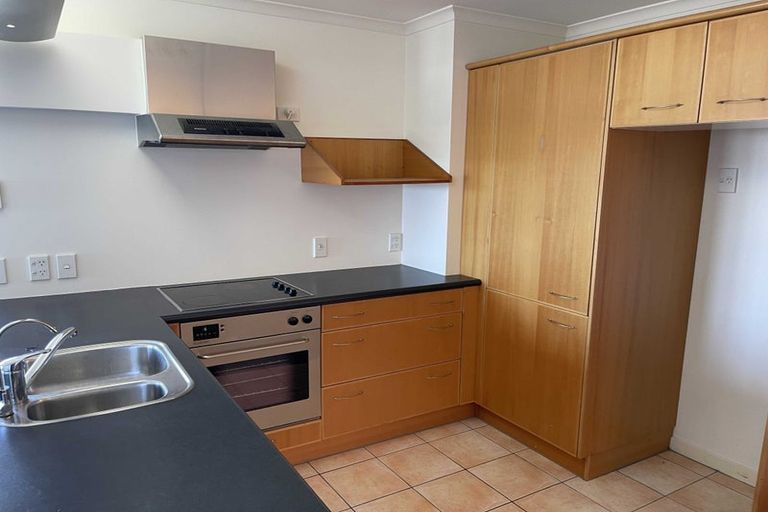 Photo of property in Endeavour Apartments, 4/125 Thorndon Quay, Pipitea, Wellington, 6011