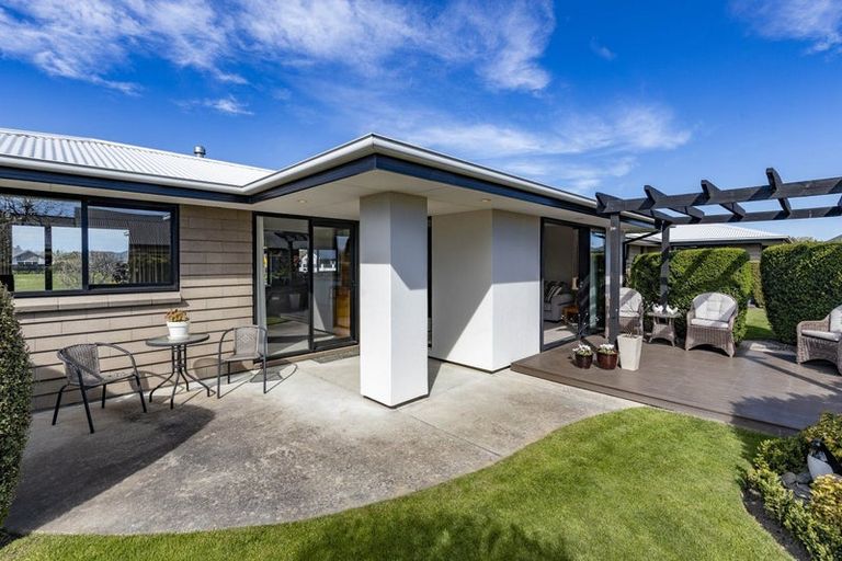 Photo of property in 1 Pimlico Place, Rangiora, 7400