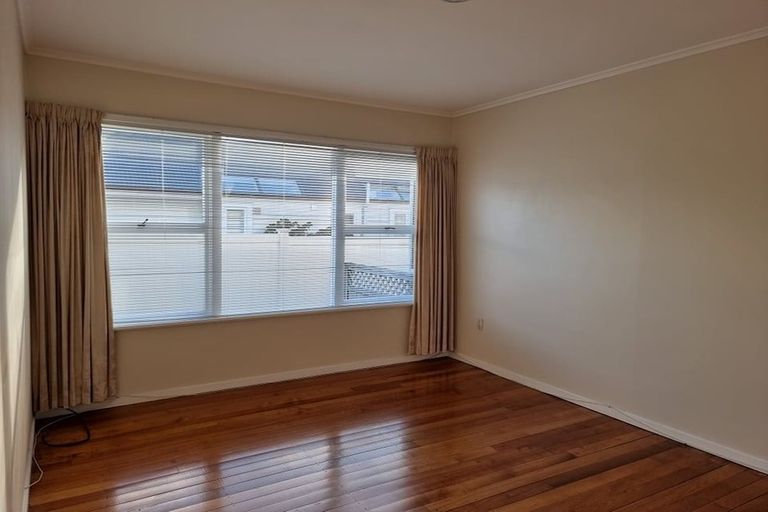 Photo of property in 1/221 Hurstmere Road, Takapuna, Auckland, 0622