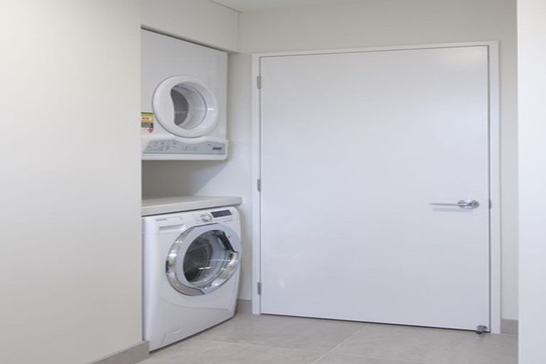 Photo of property in Riverena Flats, 377 Barbadoes Street, Christchurch Central, Christchurch, 8011