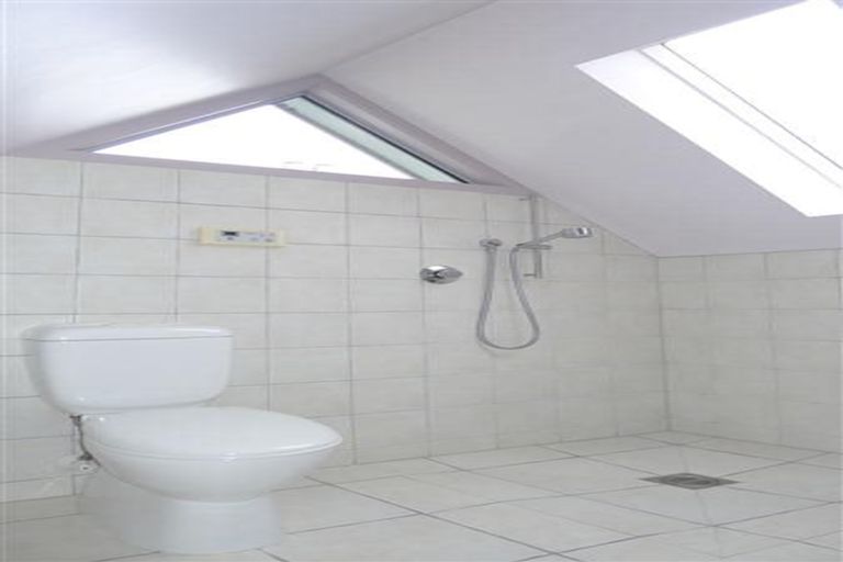 Photo of property in 36a Sutherland Crescent, Melrose, Wellington, 6023