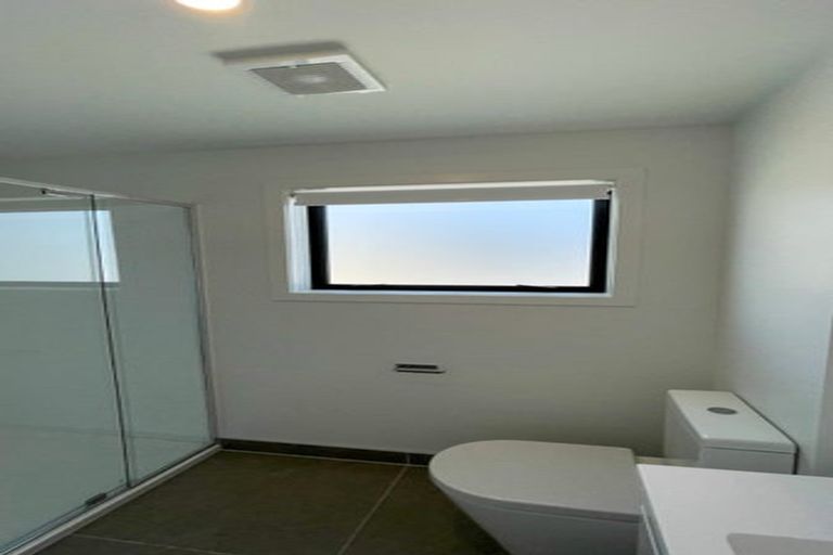 Photo of property in 19 Whanui Place, Mangere Bridge, Auckland, 2022