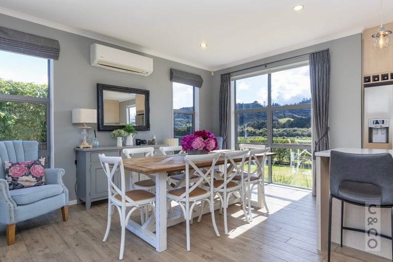 Photo of property in 11 Parlane Drive, Huapai, Kumeu, 0810