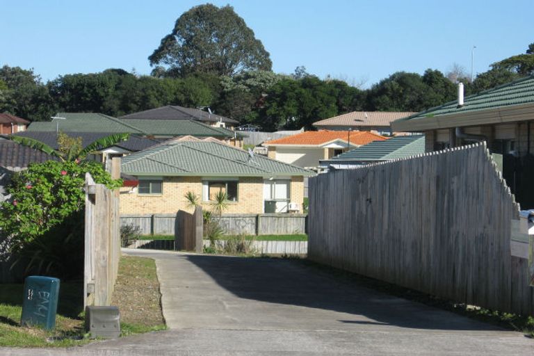 Photo of property in 45 Glenveagh Park Drive, Weymouth, Auckland, 2103