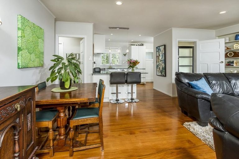 Photo of property in 120a Vauxhall Road, Narrow Neck, Auckland, 0624