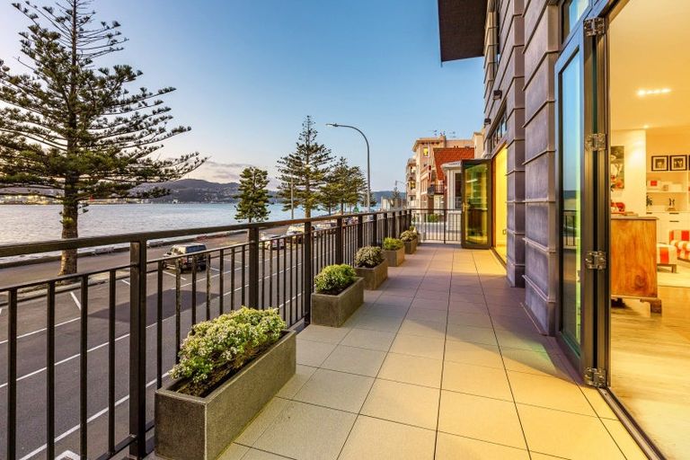 Photo of property in 286 Oriental Parade, Oriental Bay, Wellington, 6011