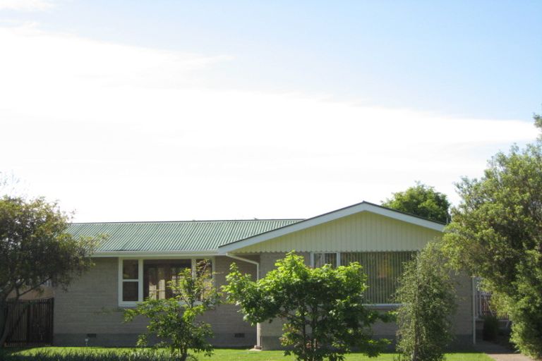 Photo of property in 107 Prestons Road, Redwood, Christchurch, 8051