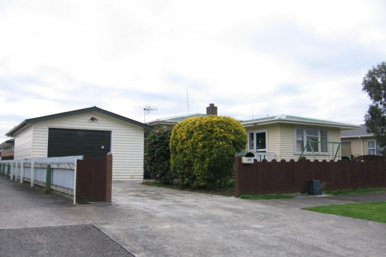 Photo of property in 26 Leeds Street, Milson, Palmerston North, 4414