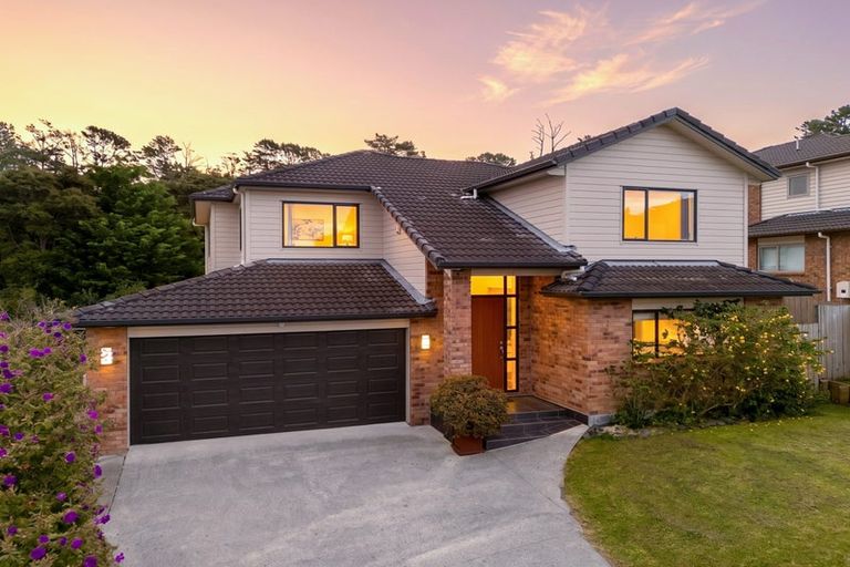 Photo of property in 104 San Marino Drive West, Henderson, Auckland, 0612
