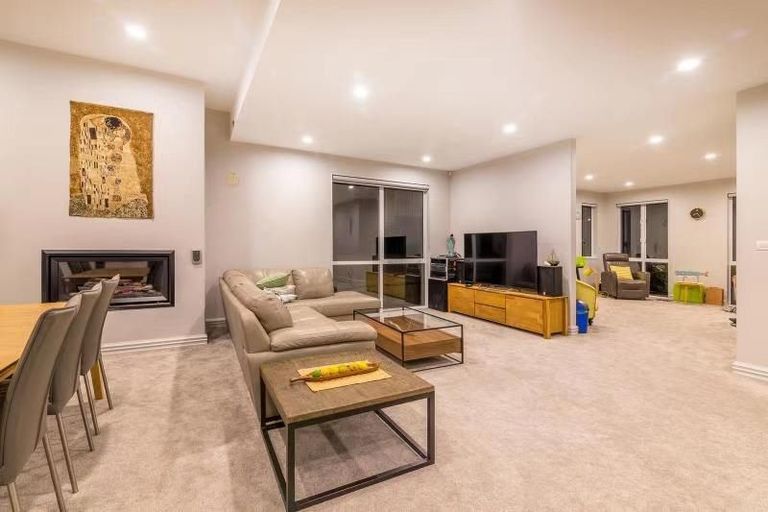 Photo of property in 18 Golden Morning Drive, Albany Heights, Auckland, 0632