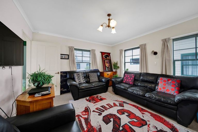 Photo of property in 4/70-76 Whiteley Street, Moturoa, New Plymouth, 4310
