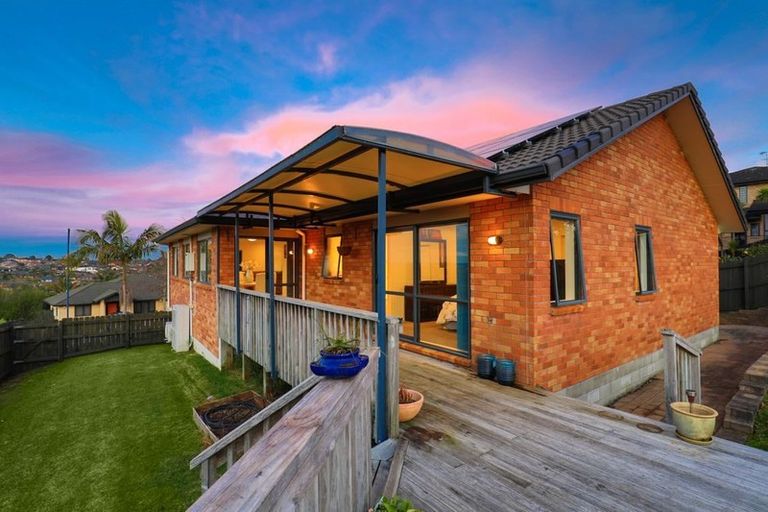 Photo of property in 36 Sapperton Drive, Henderson, Auckland, 0612