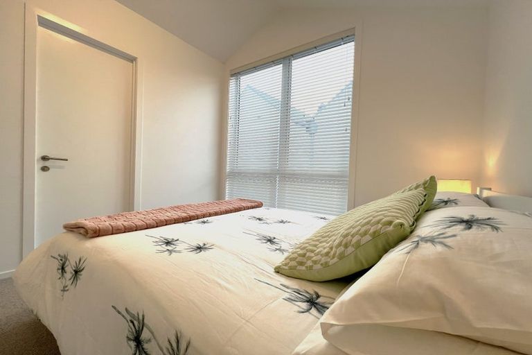 Photo of property in 4 Titoki Close, Matakana, 0985