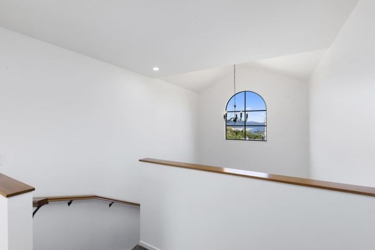 Photo of property in 12 Arahiwi Grove, Tirohanga, Lower Hutt, 5010