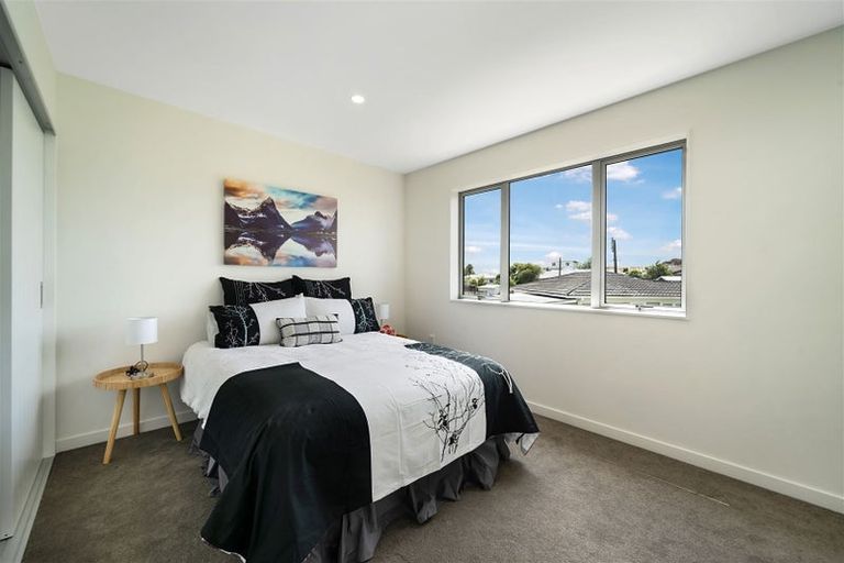 Photo of property in 11d Reid Road, New Lynn, Auckland, 0600