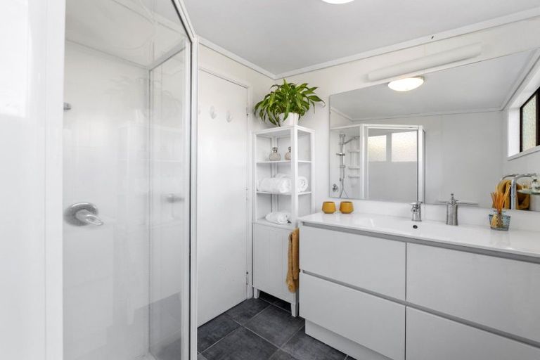 Photo of property in 40 Corinna Street, Welcome Bay, Tauranga, 3112