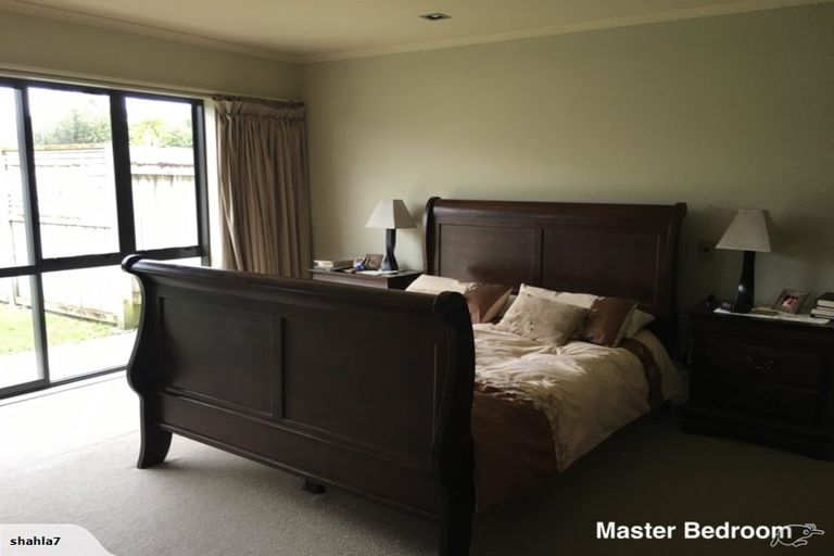 Photo of property in 4 Johnstone Drive, Fitzherbert, Palmerston North, 4410