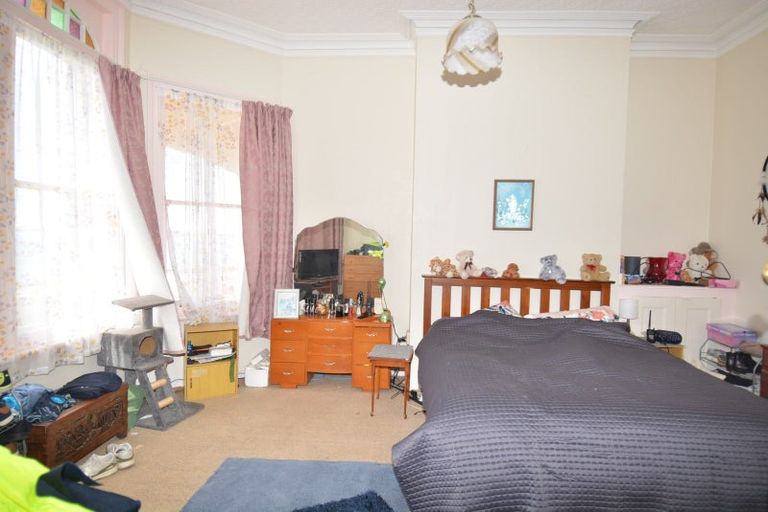 Photo of property in 252 Marine Parade, Bluff, 9814