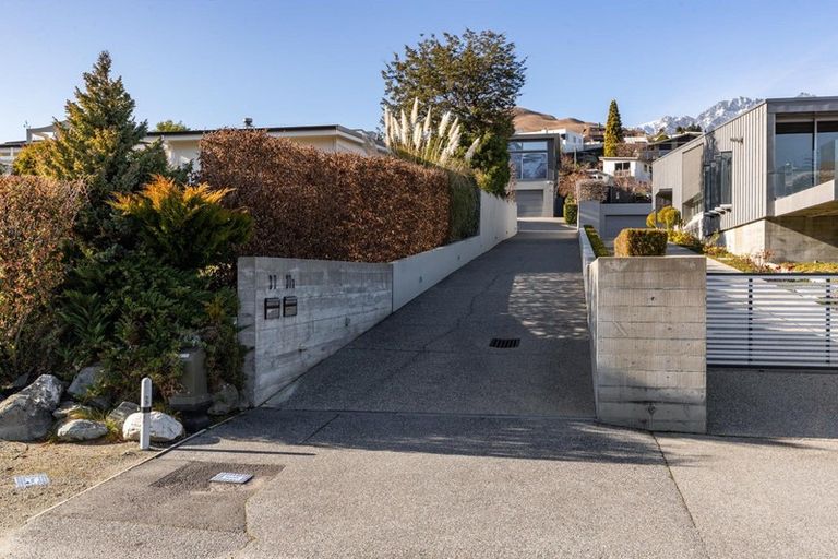 Photo of property in 37a Bay View Road, Kelvin Heights, Queenstown, 9300