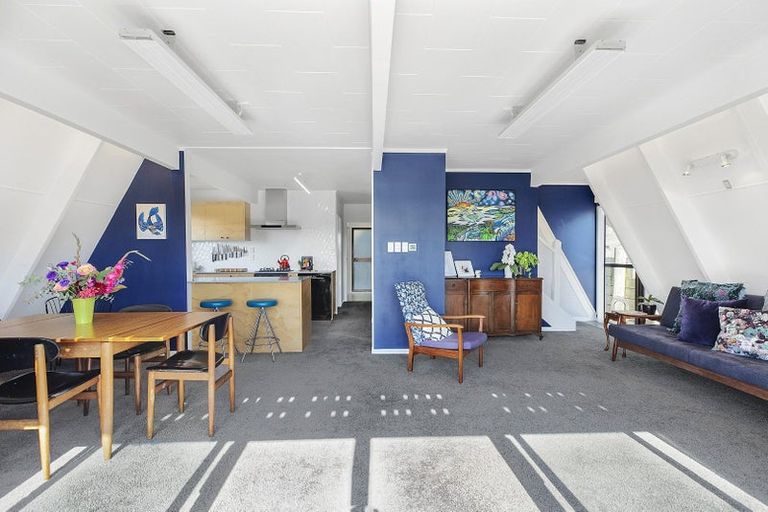 Photo of property in 49 Mantell Street, Seatoun, Wellington, 6022