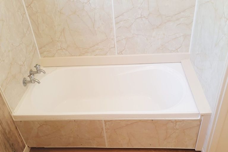 Photo of property in 1/64 Hogans Road, Glenfield, Auckland, 0629