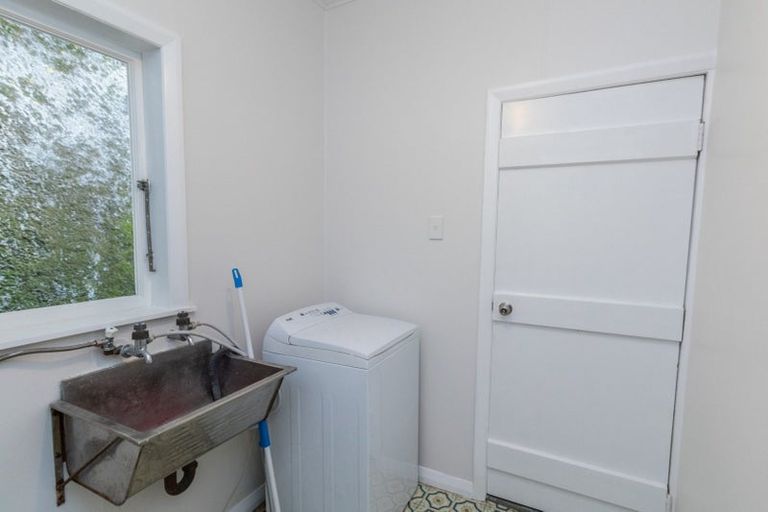 Photo of property in 43 Ngaio Road, Kelburn, Wellington, 6012