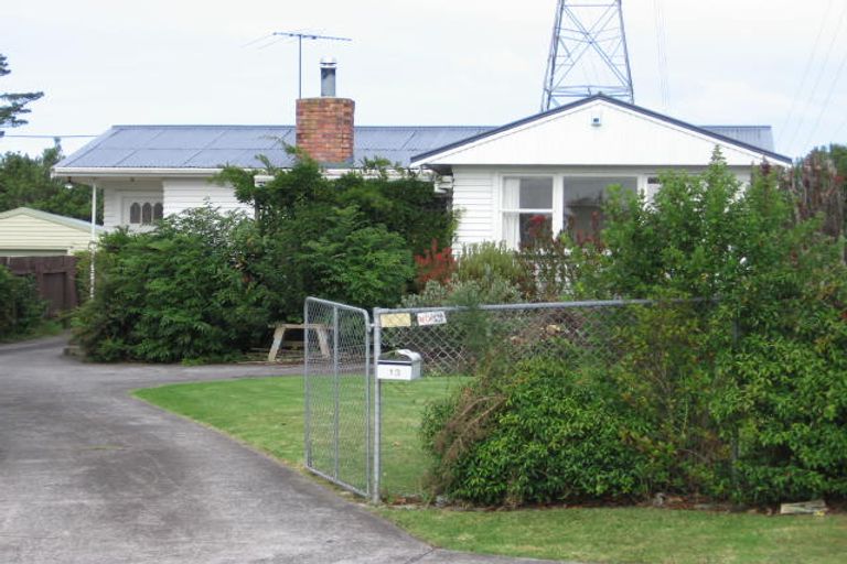 Photo of property in 13 Marlene Avenue, Te Atatu South, Auckland, 0610