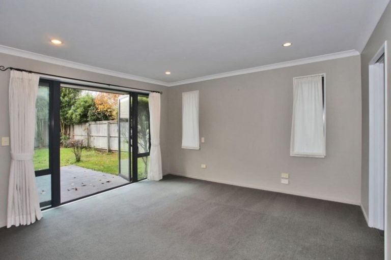 Photo of property in 5 Punga Lane, Parklands, Christchurch, 8083