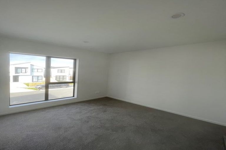 Photo of property in 72 Bellbird Street, Papakura, 2110