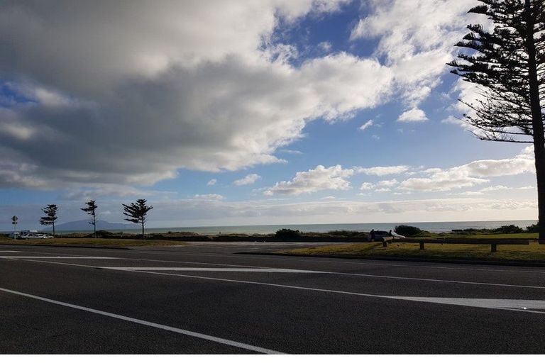 Photo of property in 62 Marine Parade, Otaki Beach, Otaki, 5512