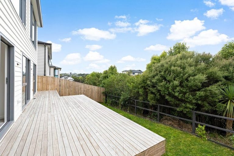 Photo of property in 6 Baumea Rise, Massey, Auckland, 0614