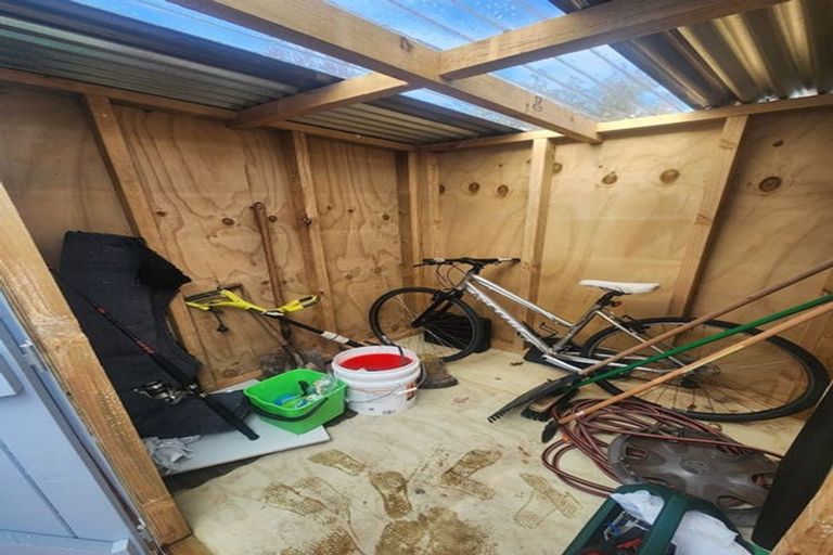 Photo of property in 13-13a Benzie Avenue, Wallaceville, Upper Hutt, 5018