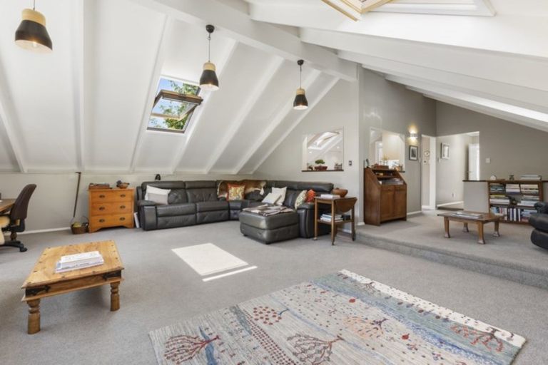 Photo of property in 43 Poole Crescent, Wainuiomata, Lower Hutt, 5014