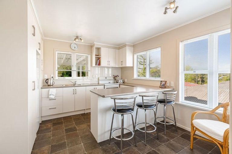 Photo of property in 46 Woodford Avenue, Henderson, Auckland, 0610