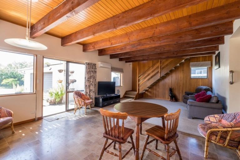 Photo of property in 5 Ranui Street, Waikawa, Picton, 7220