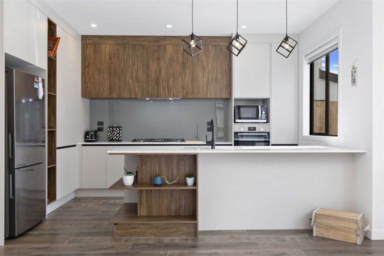 Photo of property in 11 Pohewa Road, Silverdale, 0932