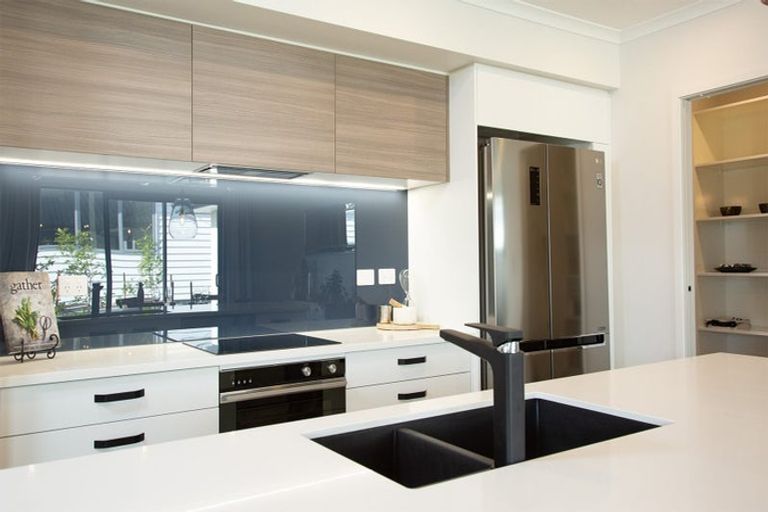 Photo of property in 31 Nobilo Road, Kumeu, 0810