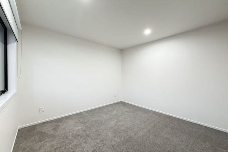 Photo of property in 9a Tangelo Place, Bucklands Beach, Auckland, 2012