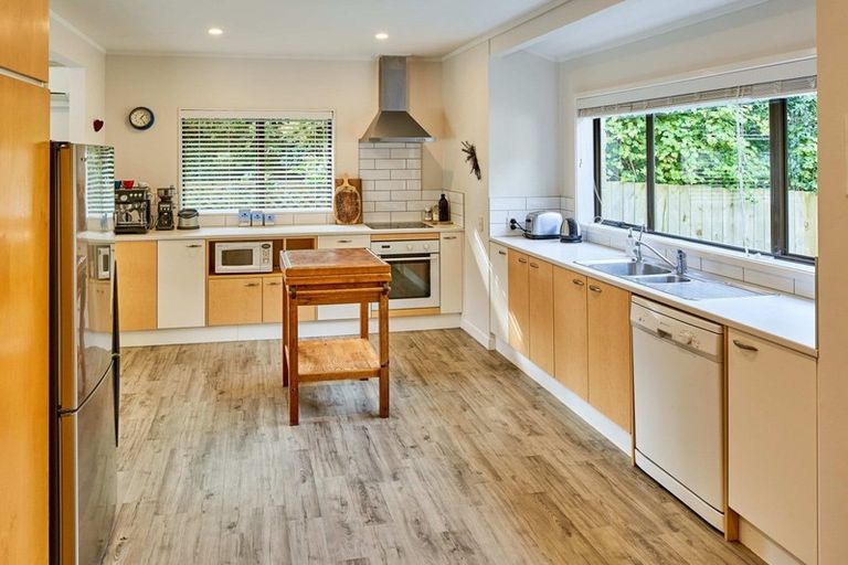 Photo of property in 2 Waimarino Road, Pukerua Bay, 5026