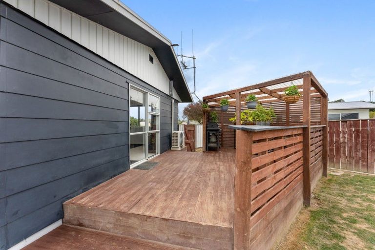 Photo of property in 28 Leander Place, Milson, Palmerston North, 4414