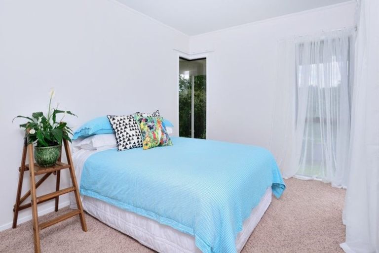 Photo of property in 56 Pemberton Avenue, Bayview, Auckland, 0629