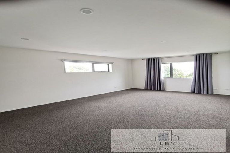 Photo of property in 98 Cardiff Road, Pakuranga, Auckland, 2010