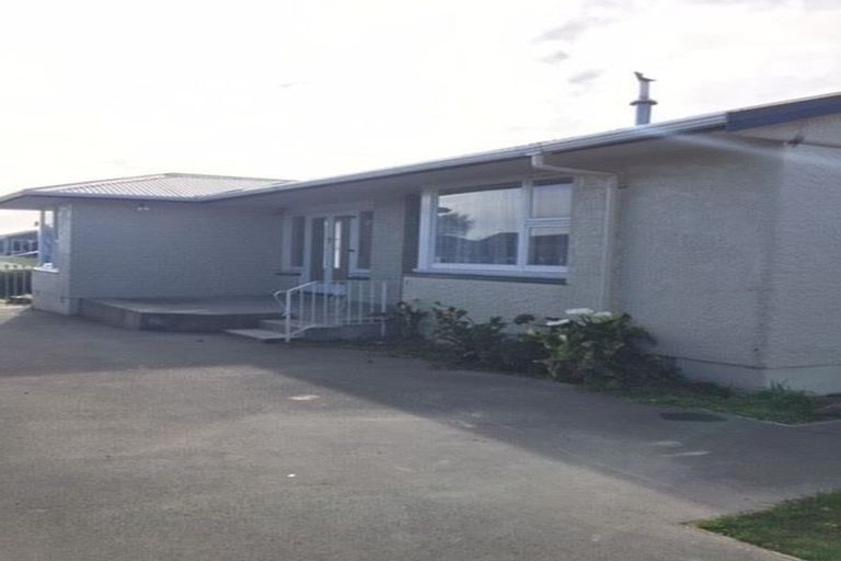 Photo of property in 80 Bickerton Street, Wainoni, Christchurch, 8061