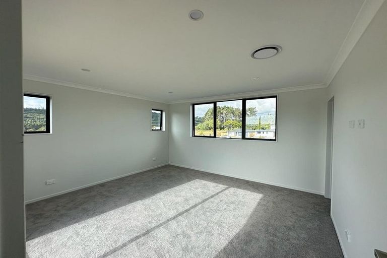 Photo of property in 27 Raymond Grace Avenue, Huapai, Kumeu, 0810